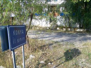 Bu bina iki ilin tam ortasında