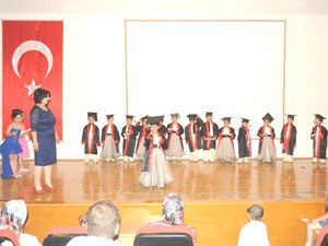 M.Katırcıda Anaokulu öğrencilerinden yılsonu şenliği