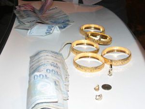 Altın ve para çalan hırsız yakalandı