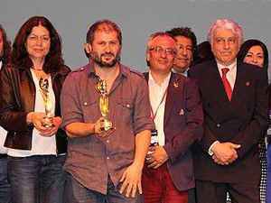 Tepenin ardı en iyi film seçildi