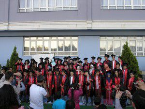 Gençlikte diplama sevinci
