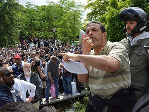 Pariste polis şiddetine protesto