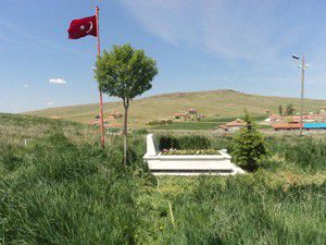 Şehit mezarları onarıldı