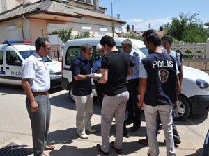 Konyada aynı aileden 3 kişi evde ölü bulundu