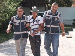 Fötr şapka hırsızı ele verdi