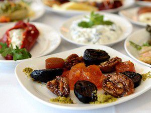 Ramazanda beslenme sıklığı 4 öğün olmalı