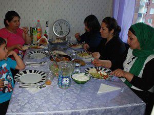 21 saati oruçlu geçiriyorlar