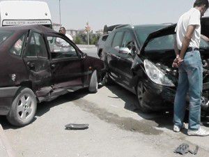 Konyada trafik kazaları 4 yaralı