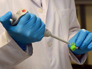 Türk bilim adamından AIDS ve kansere karşı ilaç