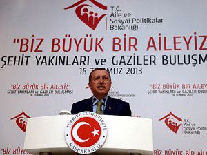 Erdoğan gazi ve şehit yakınlarıyla iftarda buluştu