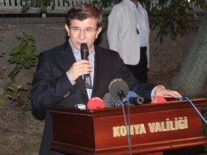 Davutoğlu şehit ve gazi aileleriyle buluştu
