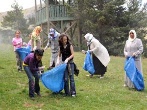 Kadınlar dünyaya daha duyarlı