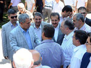 Arınç merhum aile fertleri için mevlit okuttu