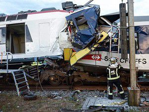 İsviçrede tren kazası: 35 yaralı