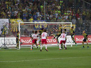 Fenerbahçe son dakikada güldü