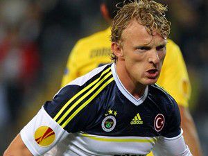 Kuyt takım arkadaşını hastanelik etti!