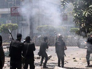 Darbe karşıtlarına ateş açıldı: 29 ölü