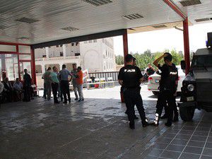 İki aile arasında silahlı kavga: 8 ölü!