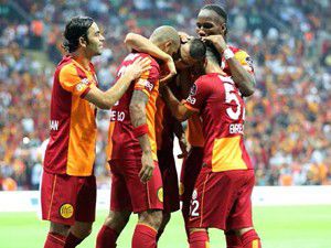 Galatasaray kaldığı yerden devam ediyor: 2-1