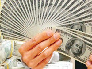 Dolar rekora doymuyor