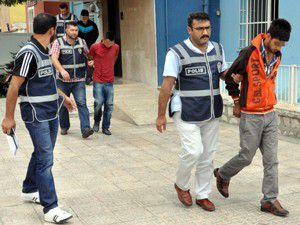 Konyada bisikletli gaspçılar yakalandı