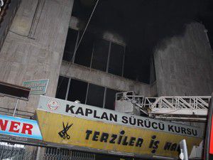 Konyada Terziler İşhanında yangın çıktı!