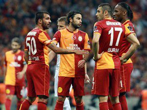 Galatasaray evinde 2 puan bıraktı