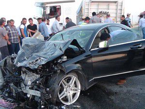 Konyada otomobille tır çarpıştı: 4 yaralı
