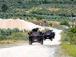 Teröristler Dörtyolda vatandaşa erzak aldırmış