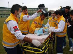 Yanarak yaralanan bebek helikopterle hastaneye kaldırıldı