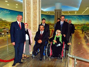 AKYÜREK, engelli temsilcileriyle görüştü