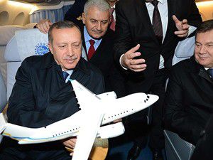 Erdoğan Antonov-158 uçağını inceledi