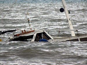 Kaçakların bulunduğu tekne battı: 14 ölü