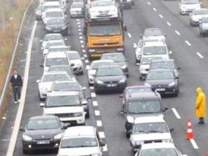 Boluda 10 kilometrelik araç kuyruğu