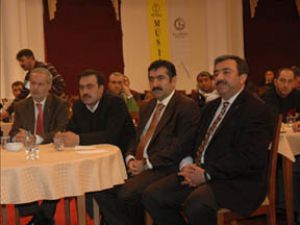 Üçü bir araya geldi