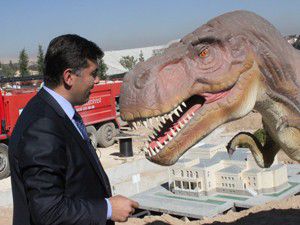 Konyaya dinozor geldi