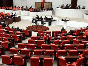 AK Partili 4 vekil Genel Kurula başörtülü girdi