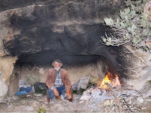 20 yıldır inde yaşıyor