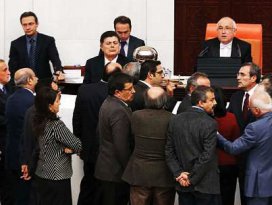Meclisteki kriz sigara önerisi ile çözüldü