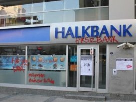 Halkbanka boyalı saldırı