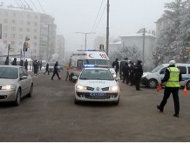 Öğretmen ve öğrenci servisleri çarpıştı: 2 yaralı
