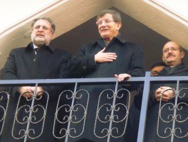 Davutoğlu Vanda esnafı ziyaret etti