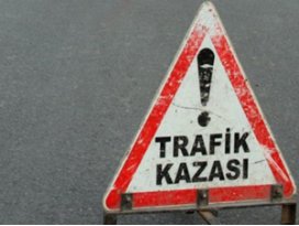 Yolcu minibüsü tırla çarpıştı: 15 yaralı