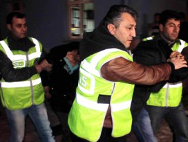 Komşudan çaldıkları parayla otomobil almışlar!