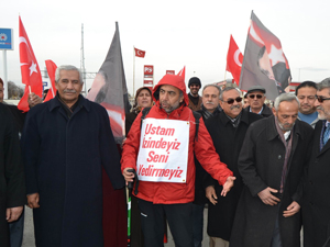 Başbakana destek için yürüyen Çelik Kuluda