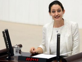 Pavey pantolonuyla ilk kez Mecliste