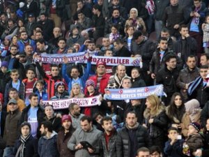 İşte LİG TVnin göstermediği pankart!