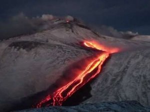 Etna Yanardağı faaliyete geçti