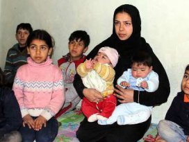 Suriyeli üçüzler first ladylerle adaş oldu