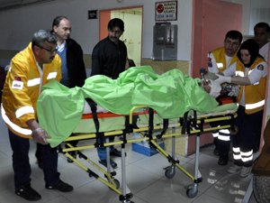 Ayaklarını yem makinesine kaptıran işçi ağır yaralandı